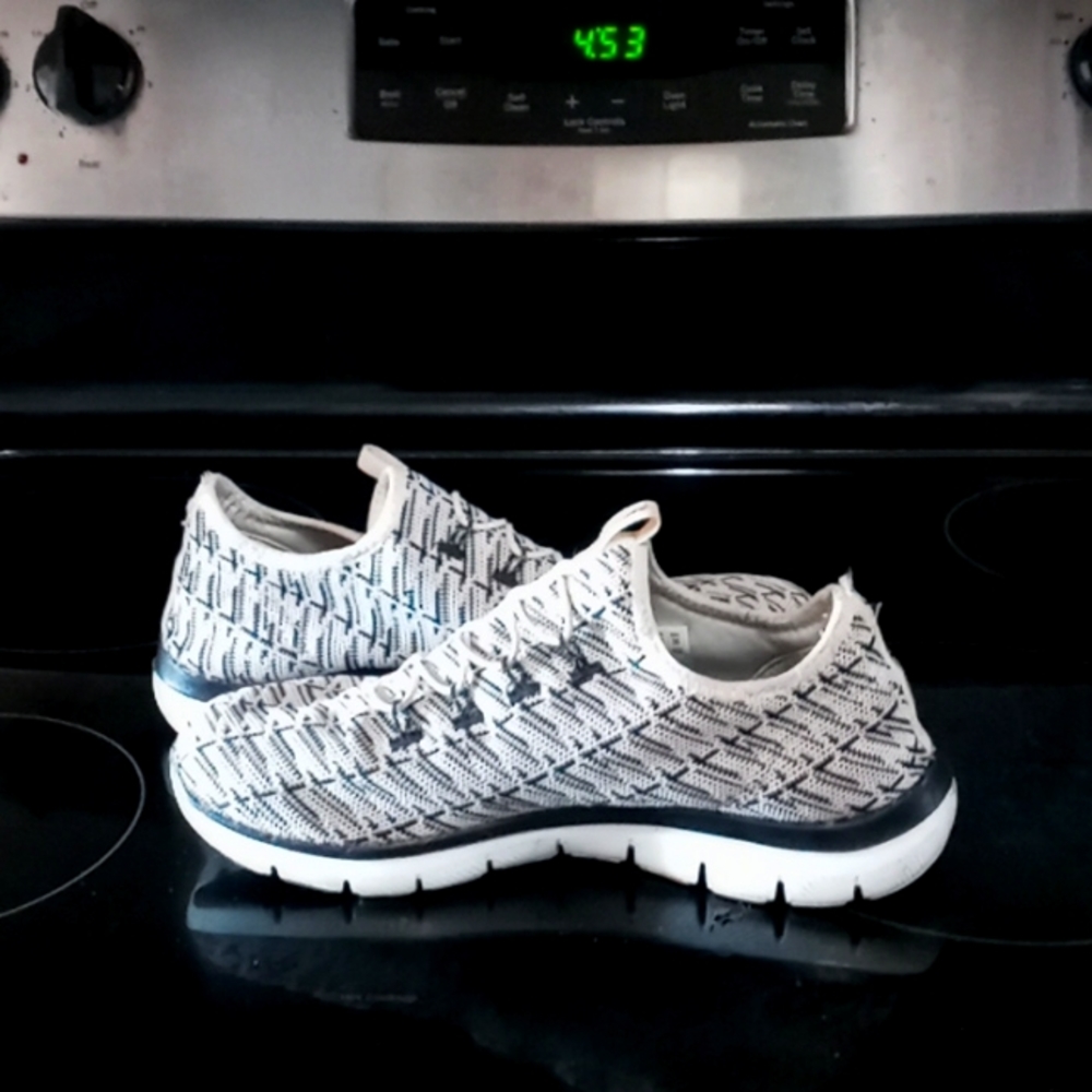 Skechers